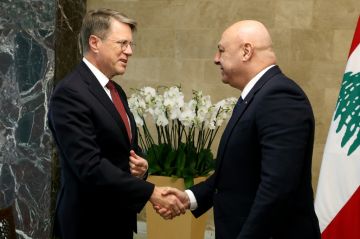 الرئيس اللبناني يطالب وفد مجلس الأمن بالضغط على اسرائيل للالتزام بوقف النار