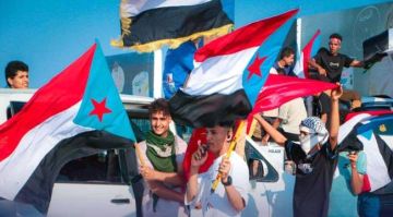 انتقالي العاصمة عدن ينظم مسيرة شبابية احتفاء بذكرى عيد الاستقلال