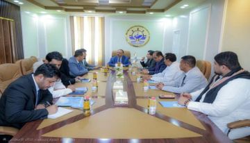 لقاء يبحث أوضاع قطاعات النقل بمحافظة المهرة وسبل تطويرها لقاء يبحث أوضاع قطاعات النقل بمحافظة المهرة وسبل تطويرها