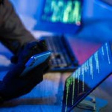 الهند تتراجع عن إلزام مصنعي الجوالات بتثبيت تطبيق الأمن السيبراني