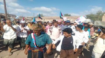 انتقالي كرش ينظم مسيرة جماهيرية احتفالا بانتصارات القوات المسلحة الجنوبية في حضرموت والمهرة