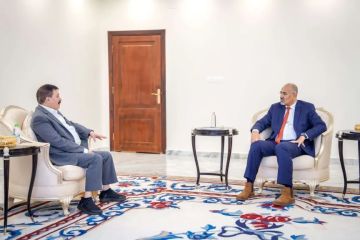 استعدوا جيدا .. الزبيدي يعد أبناء ذمار بمفاجأة وشيكة.. ويوجه تهمة خطيرة للشرعية!! استعدوا جيدا .. الزبيدي يعد أبناء ذمار بمفاجأة وشيكة.. ويوجه تهمة خطيرة للشرعية!!