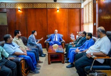 الرئيس الزبيدي يتفقد سير العمل بديوان عام وزارة الزراعة والري والثروة السمكية وقطاعاتها