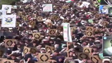 مسيرات ووقفات طلابية حاشدة في تعز تنديدا بالإساءة الأمريكية للقرآن الكريم