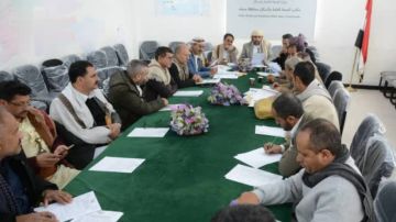 مناقشة مشاريع خدمية ومناقصات لتعزيز البنية التحتية في صنعاء