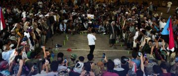 ساحة الاعتصام المفتوح بالعاصمة عدن تحيي أمسية ثقافية من التراث الشبواني ساحة الاعتصام المفتوح بالعاصمة عدن تحيي أمسية ثقافية من التراث الشبواني