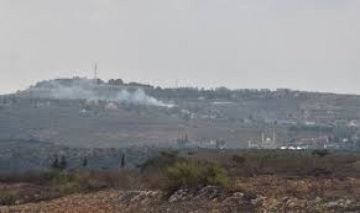 مسيرة إسرائيلية تلقي مواد متفجرة على أطراف حولا بلبنان