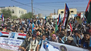 مهرجان جماهيري حاشد في بيحان احتفاء بانتصارات القوات الجنوبية والمطالبة بإعلان دولة الجنوب مهرجان جماهيري حاشد في بيحان احتفاء بانتصارات القوات الجنوبية والمطالبة بإعلان دولة الجنوب