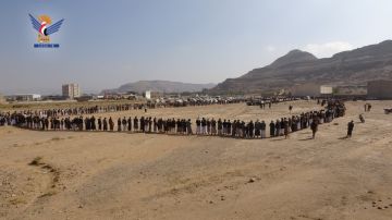 وقفة مسلحة في بني الحارث بأمانة العاصمة إعلانا للجهوزية وتنديدا بالإساءة للقرآن الكريم وقفة مسلحة في بني الحارث بأمانة العاصمة إعلانا للجهوزية وتنديدا بالإساءة للقرآن الكريم