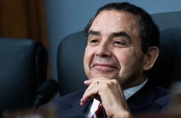 ترامب يصدر عفوا شاملا للنائب الديمقراطي هنري كوييار وزوجته