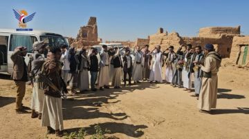 طلاب من كلية الزراعة بجامعة صنعاء يطلعون على المقومات الزراعية في الجوف طلاب من كلية الزراعة بجامعة صنعاء يطلعون على المقومات الزراعية في الجوف