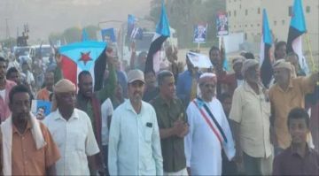 مسيرة جماهيرية لأبناء بأعلال والغرف ابتهاجا بتحرير وادي حضرموت مسيرة جماهيرية لأبناء بأعلال والغرف ابتهاجا بتحرير وادي حضرموت