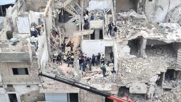 سوريا.. مصرع عاملين اثنين إثر انهيار مبنى قيد الإنشاء في حلب سوريا.. مصرع عاملين اثنين إثر انهيار مبنى قيد الإنشاء في حلب