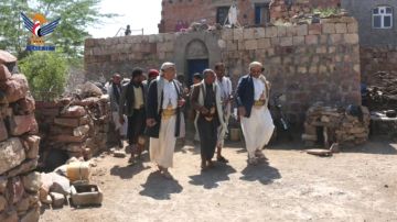 المساوى يتفقد أحوال أسرة الشهيد المناضل بجبهة التحرير عبود الشرعبي في التعزية