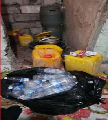 ضبط معمل محلي لإنتاج الخمور في مديرية المظفر بتعز