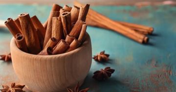”كنز الشتاء”.. كيف تتحول القرفة إلى درع حيوي ضد أمراض البرد والالتهابات؟