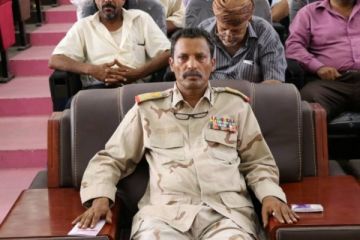 محافظ أبين يوجه برفع أعلام الانفصال على المرافق والمؤسسات محافظ أبين يوجه برفع أعلام الانفصال على المرافق والمؤسسات