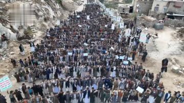 مسيرتان طلابيتان في رازح بصعدة تنديدا بجريمة الإساءة للقرآن الكريم