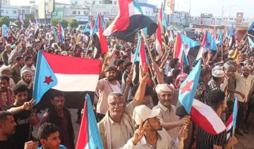 عقب سيطرة الانتقالي على حضرموت.. صحيفة عبرية تفجر مفاجأة: إسرائيل تكسب حليفا جديدا في المنطقة عقب سيطرة الانتقالي على حضرموت.. صحيفة عبرية تفجر مفاجأة: إسرائيل تكسب حليفا جديدا في المنطقة