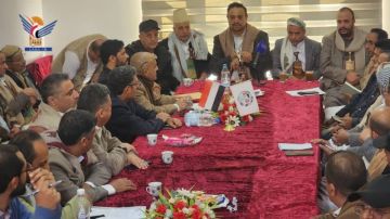 لقاء تشاوري موسع في الغرفة التجارية الصناعية بأمانة العاصمة لقاء تشاوري موسع في الغرفة التجارية الصناعية بأمانة العاصمة