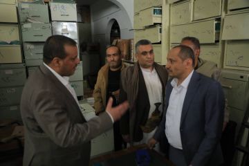 البشيري يطلع على سير العمل بمكتب وزارة الاقتصاد في أمانة العاصمة