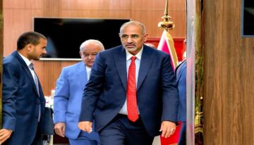 خلال لقائه الوزيرين الوالي والزعوري.. الرئيس الزبيدي يتابع ملف الـ 17 ألف وظيفة والتسويات من قلب وزارة الخدمة المدنية