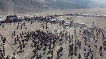 قبائل خارف في عمران تعلن النفير العام والجهوزية القتالية العالية لمواجهة الأعداء قبائل خارف في عمران تعلن النفير العام والجهوزية القتالية العالية لمواجهة الأعداء