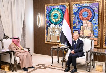 مجلس التعاون الخليجي يؤكد دعمه للوحدة اليمنية : الرئيس اليمني يستقبل الأمين العام لمجلس التعاون لدول الخليج العربية مجلس التعاون الخليجي يؤكد دعمه للوحدة اليمنية : الرئيس اليمني يستقبل الأمين العام لمجلس التعاون لدول الخليج العربية
