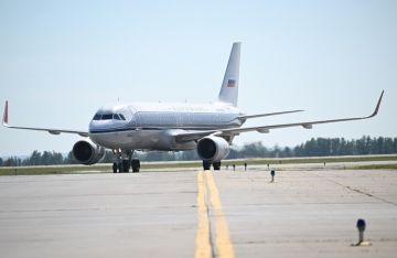 رفع القيود المفروضة على حركة الطيران في مطار سوتشي الروسي رفع القيود المفروضة على حركة الطيران في مطار سوتشي الروسي