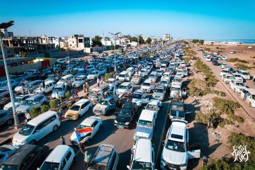 صور اولية لموكب ابناء الضالع في مدخل عدن للزحف إلى ساحة العروض لتأييد المجلس الانتقالي والرئيس الزبيدي