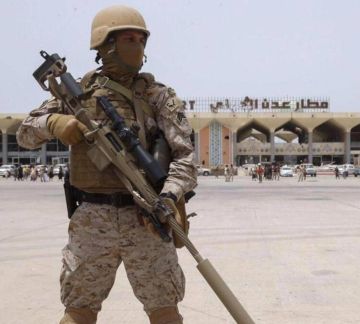 السعودية تحسم وضع مطار عدن عقب محاولة الانتقالي إعادة فتحه السعودية تحسم وضع مطار عدن عقب محاولة الانتقالي إعادة فتحه