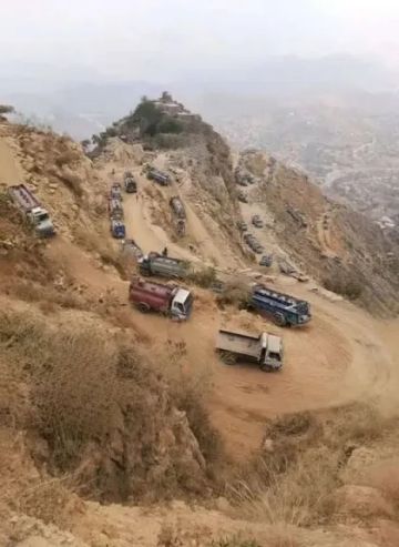 شبح العطش يطارد مزارع أفلح.. طريق الموت يحول الماء إلى كابوس يومي! شبح العطش يطارد مزارع أفلح.. طريق الموت يحول الماء إلى كابوس يومي!