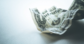 الين يرتفع أمام الدولار وسط توقعات بزيادة أسعار الفائدة