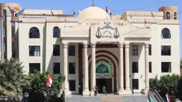 بعد حكم بإعدام 17.. مليشيا الحوثي تحيل 12 شخصا إلى المحكمة الجزائية بتهمة التخابر