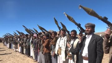 قبائل ثلاء في عمران تعلن في لقاء قبلي مسلح النفير العام والجهوزية لمواجهة الأعداء قبائل ثلاء في عمران تعلن في لقاء قبلي مسلح النفير العام والجهوزية لمواجهة الأعداء