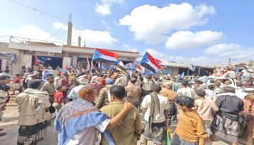 لحج.. مسيرة حاشدة في المسيمير دعما لخطوات الانتقالي والمطالبة باعلان دولة الجنوب لحج.. مسيرة حاشدة في المسيمير دعما لخطوات الانتقالي والمطالبة باعلان دولة الجنوب
