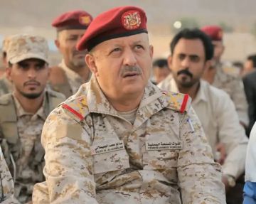 وصول قائد المنطقة العسكرية الأولى الجعيملاني إلى هذه المدينة بعد خروجه من حضرموت بتنسيق مع الانتقالي وصول قائد المنطقة العسكرية الأولى الجعيملاني إلى هذه المدينة بعد خروجه من حضرموت بتنسيق مع الانتقالي