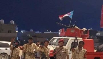 القوات الجنوبية تتسلم المواقع العسكرية في المهرة وتؤمن ميناء نشطون