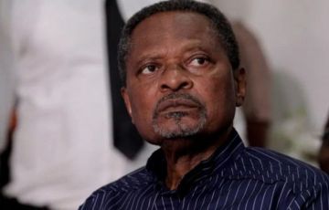 بعد أسابيع من الاحتجاز.. وفاة زعيم المعارضة في الكاميرون