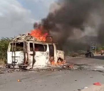 نجاة 17 شخصا بينهم 5 أطفال من حريق في حافلة ركاب بذمار