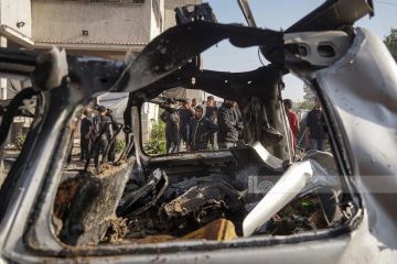 استشهاد أربعة فلسطينيين وإصابة آخرين بقصف العدو الصهيوني مركبة غرب غزة استشهاد أربعة فلسطينيين وإصابة آخرين بقصف العدو الصهيوني مركبة غرب غزة