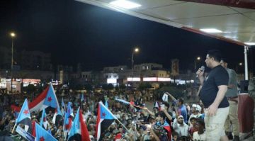 الانتقالي يعتصم ضد نفسه دعوات لإعلان الانفصال من سلطة يسيطر عليها