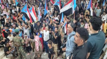 الليلة .. ساحة الاعتصام المفتوح بخور مكسر تحضن فعاليات فنية وثقافية شبابية الليلة .. ساحة الاعتصام المفتوح بخور مكسر تحضن فعاليات فنية وثقافية شبابية