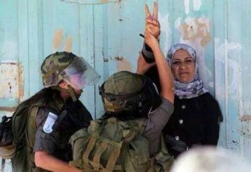 لجان المقاومة الفلسطينية: الاحتلال يرتكب جريمة حرب باعتداءاته على الأسيرات