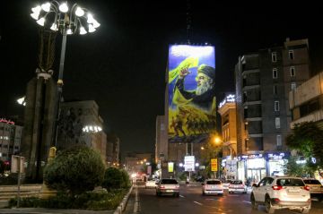 مستشار خامنئي: إيران ستدعم بحزم حزب الله في لبنان مستشار خامنئي: إيران ستدعم بحزم حزب الله في لبنان