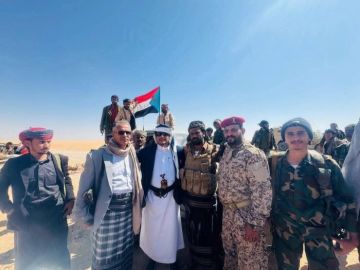 وفد من سلطة شبوة يزور الوحدات المرابطة في معسكر عارين وفد من سلطة شبوة يزور الوحدات المرابطة في معسكر عارين