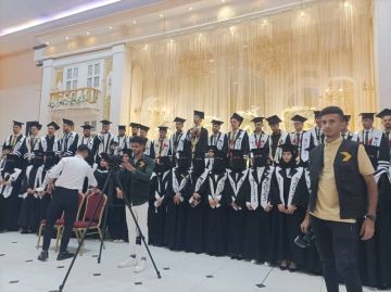 فهيم عباد يهنئ ابنته سمية بتخرجها مهندسة في تكنولوجيا المعلومات جامعة عدن