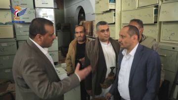 القائم بأعمال وزير الاقتصاد يطلع على سير العمل بمكتب الوزارة بأمانة العاصمة القائم بأعمال وزير الاقتصاد يطلع على سير العمل بمكتب الوزارة بأمانة العاصمة