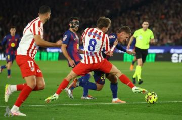 برشلونة يهزم أتلتيكو مدريد ويعزز صدارته لليغا