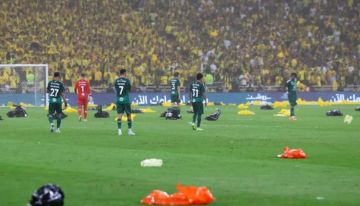 بسبب لافتة الديربي.. لجنة الانضباط تعاقب اتحاد جدة